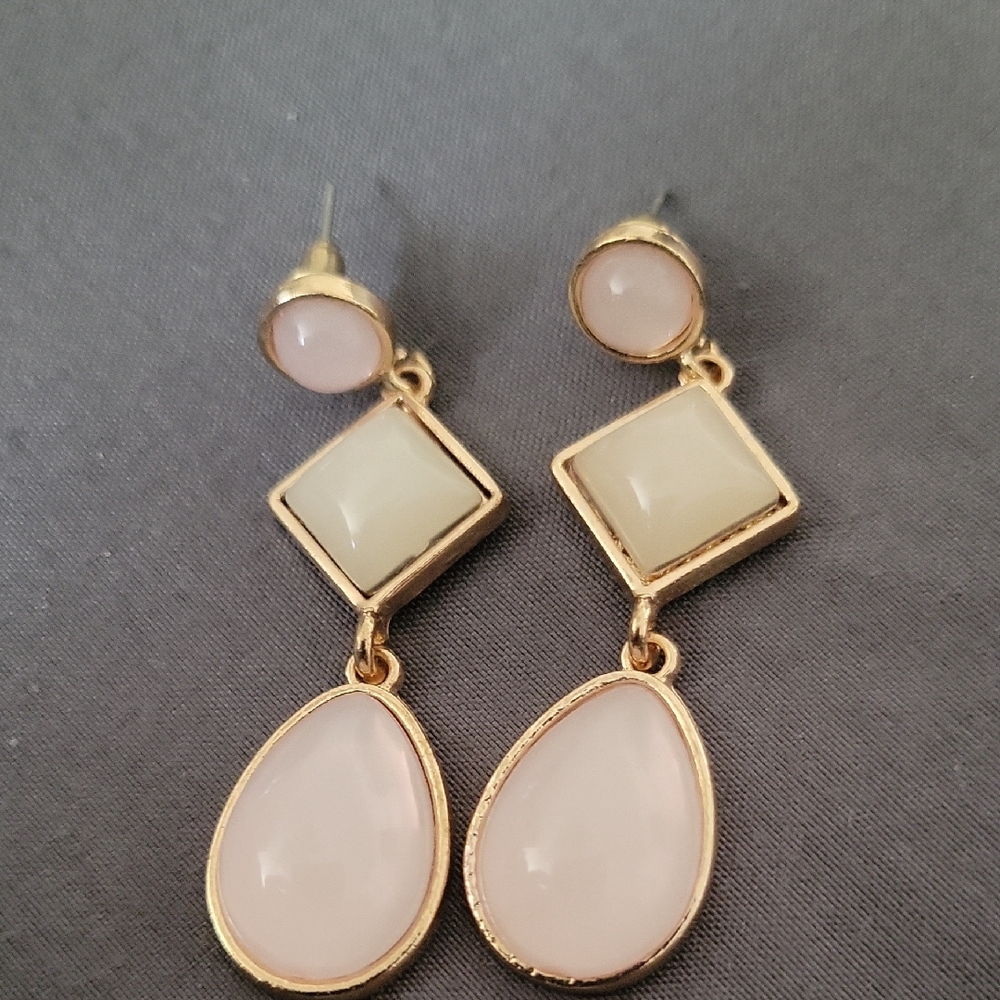 Pale Pink Earring